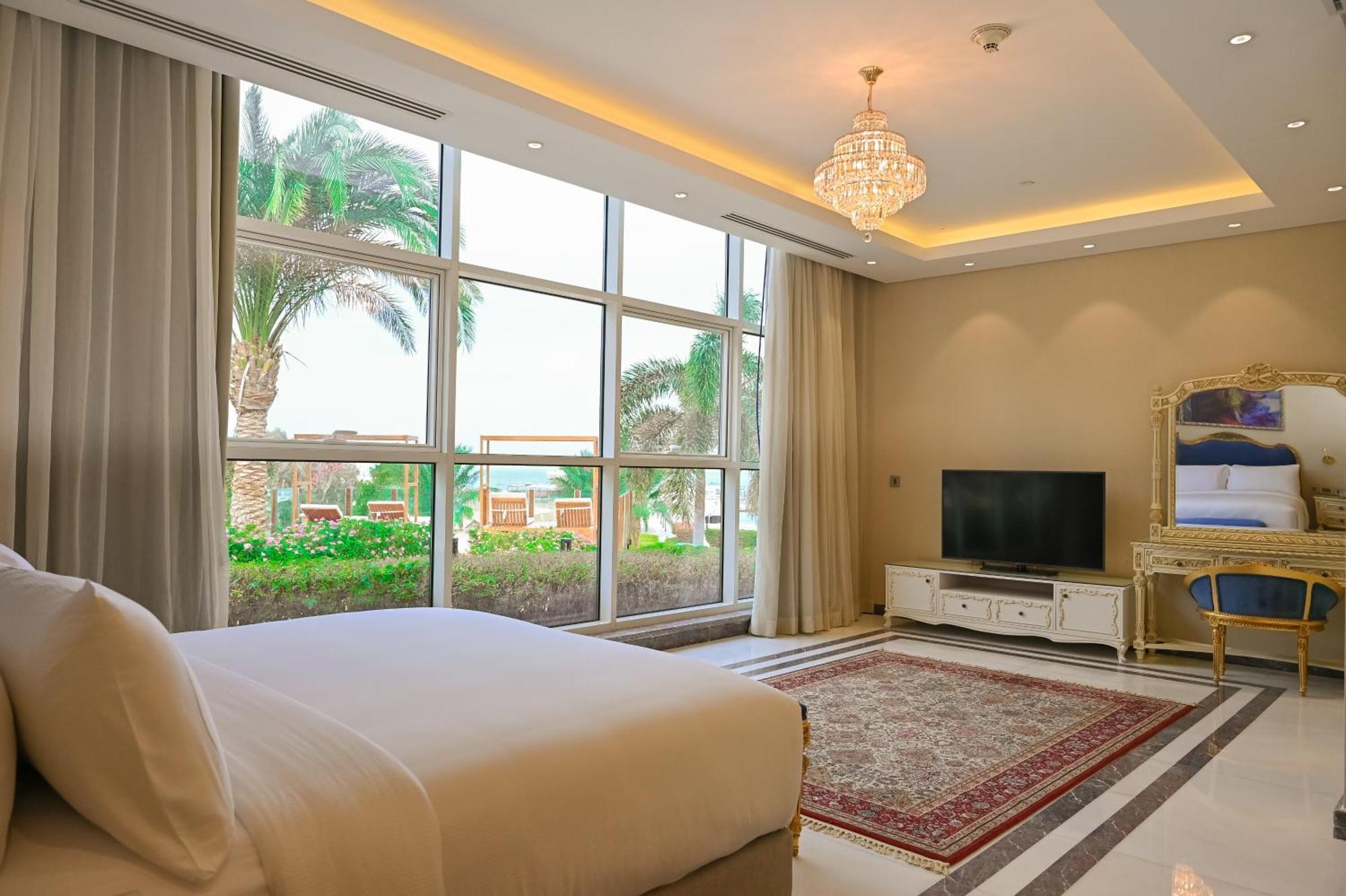 Hilton Hurghada Plaza Hotel Bagian luar foto A bedroom at the resort